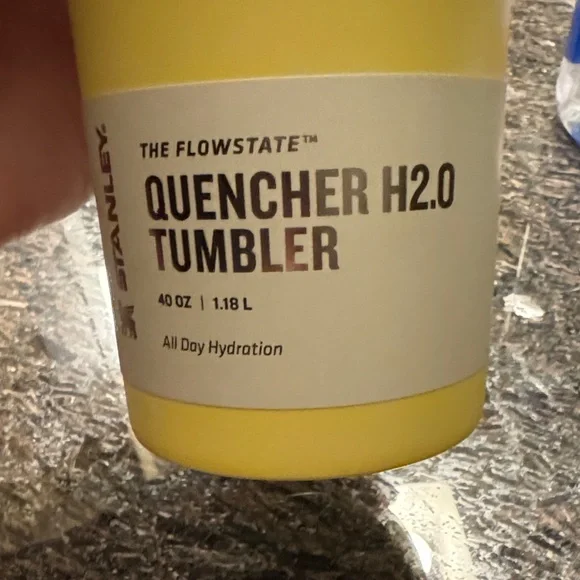 Stanley The FlowState Quencher H2O Tumbler-40oz-Daffodil color - Picture 2 of 7